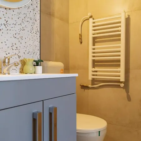 Horizon Penthouse - Sala Palatului I Cheap Parking I Big Balcony * Bucharest