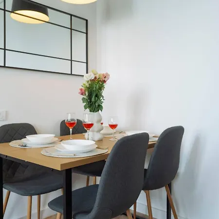 Horizon Penthouse - Sala Palatului I Cheap Parking I Big Balcony * Bucharest